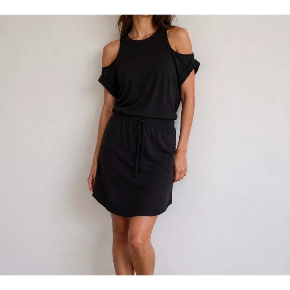 Riller & Fount Cold Shoulder Dress Womens 1 Small Black Modal Knit Mini Casual